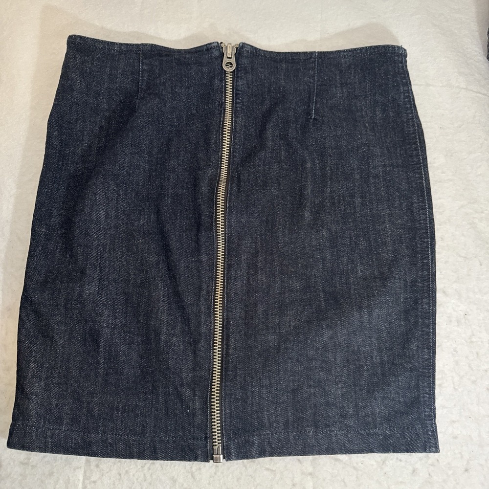 Juicy Couture Denim Mini Skirt Large Zipper in Back Y2K Dark Wash Size 28‎